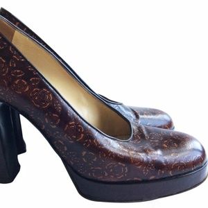 Vintage Dolce and Gabbana Textured Brown Leather Pumps